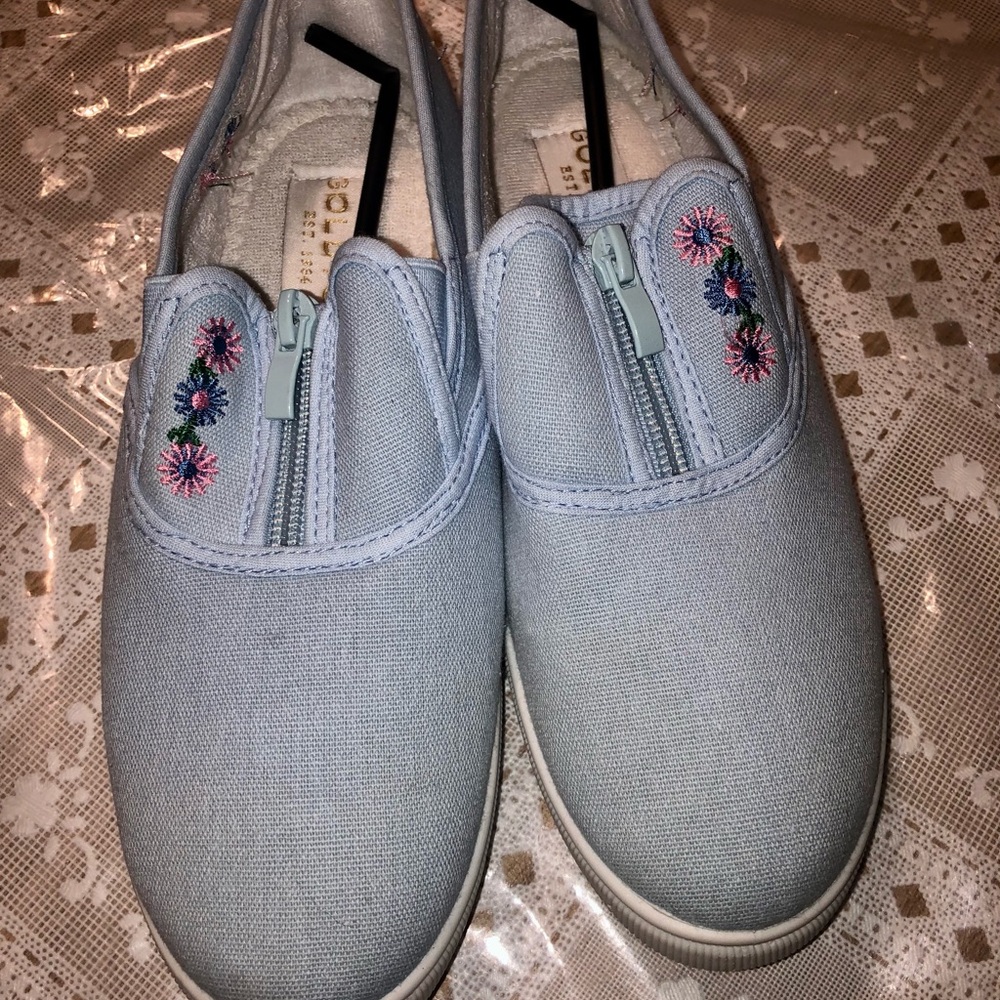 Gold Toe Light Blue Slip-On Shoes with Floral Embroidery